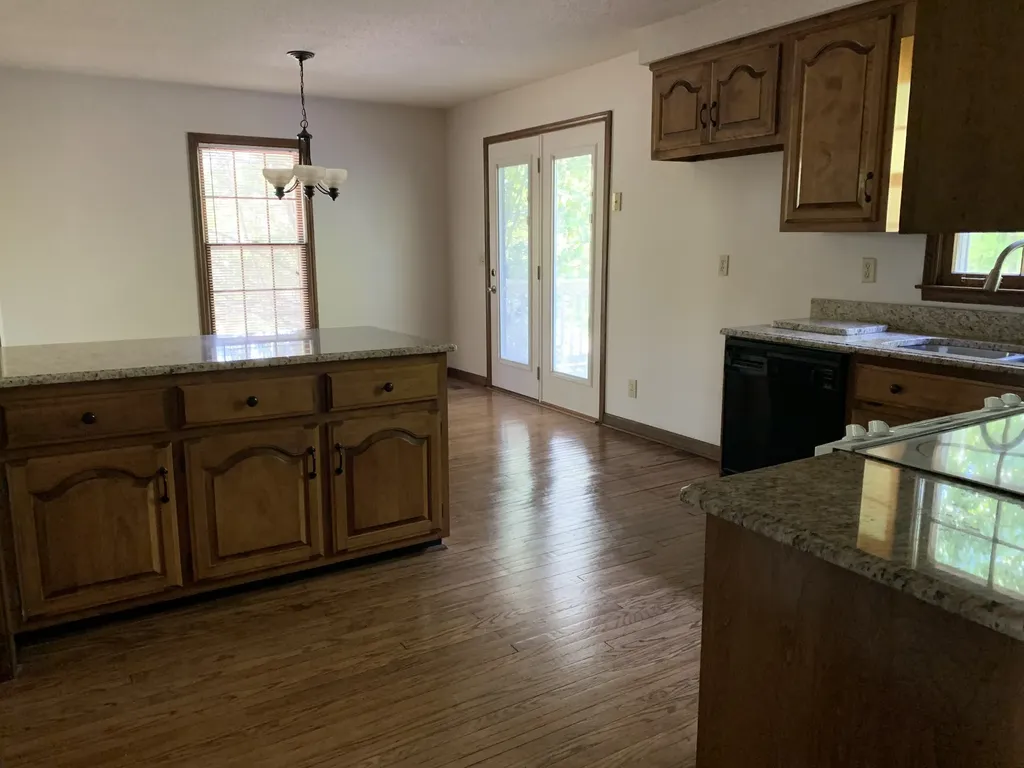 136 S Richview Road Clarksville TN 37043