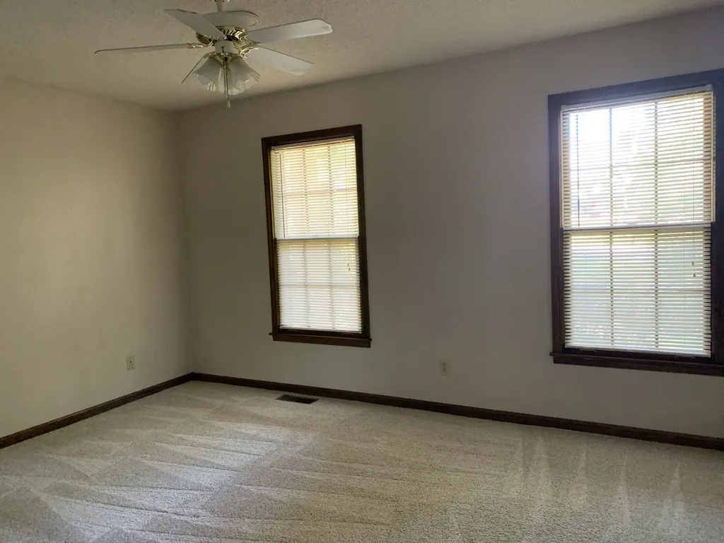 136 S Richview Road Clarksville TN 37043