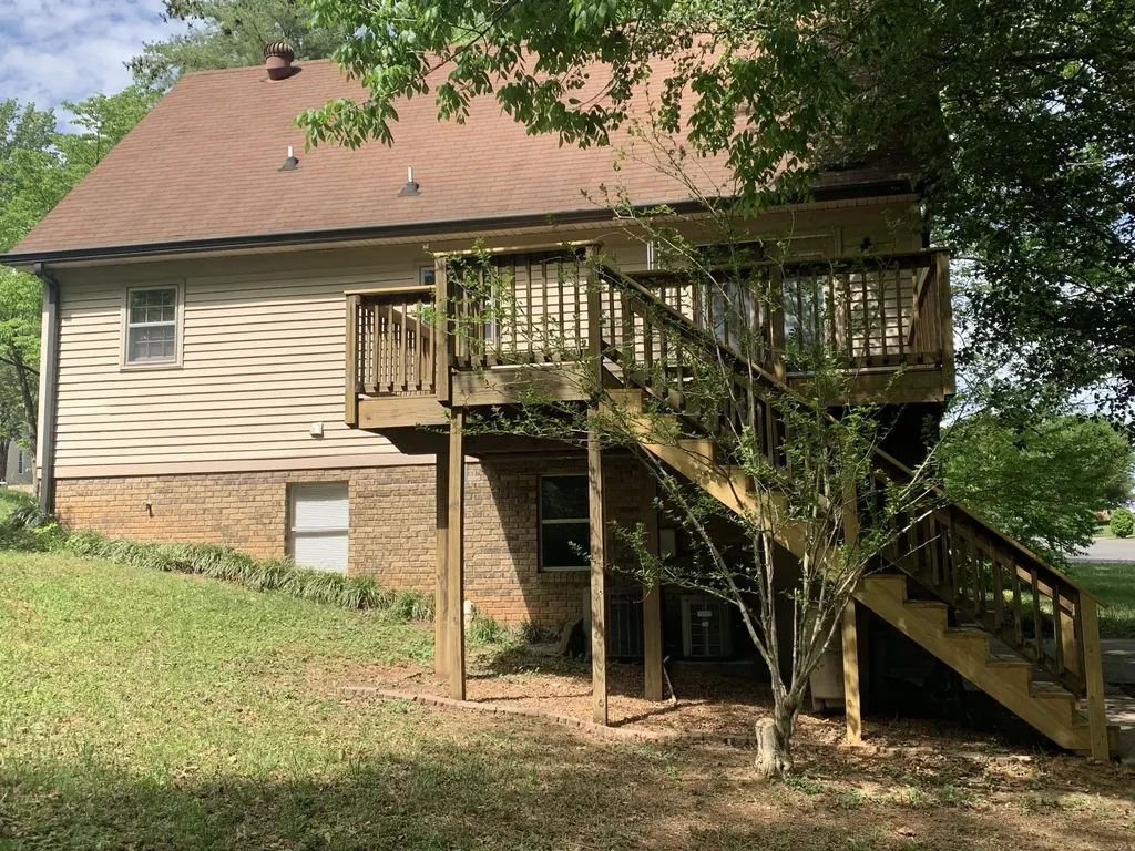 136 S Richview Road Clarksville TN 37043