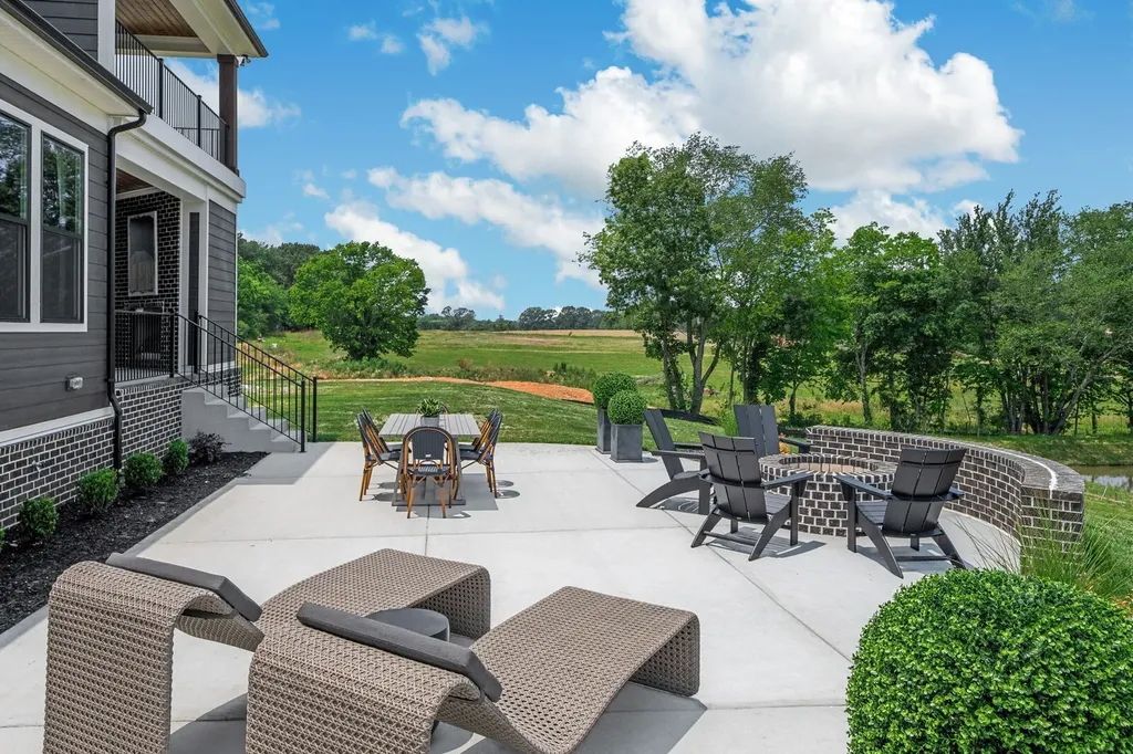 3212 Hunziker Lane Fairview TN 37062