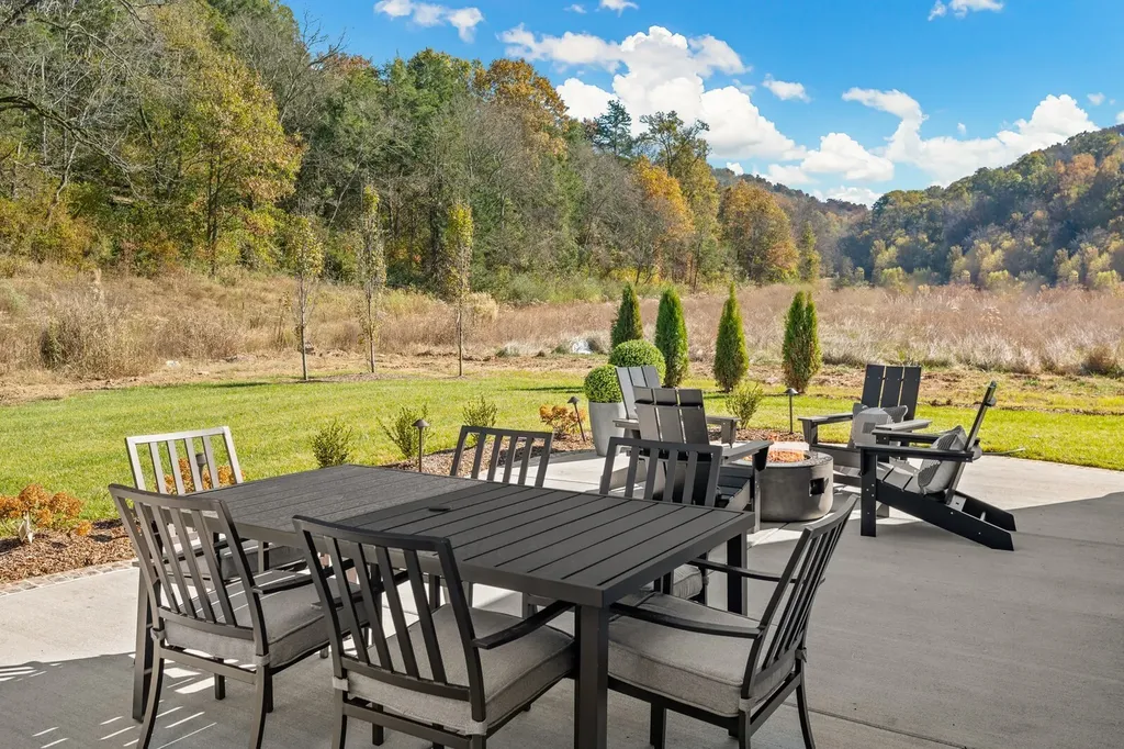 3206 Hunziker Lane Fairview TN 37062
