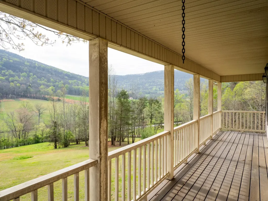 8040 Hog Jowl Road Chickamauga GA 30707