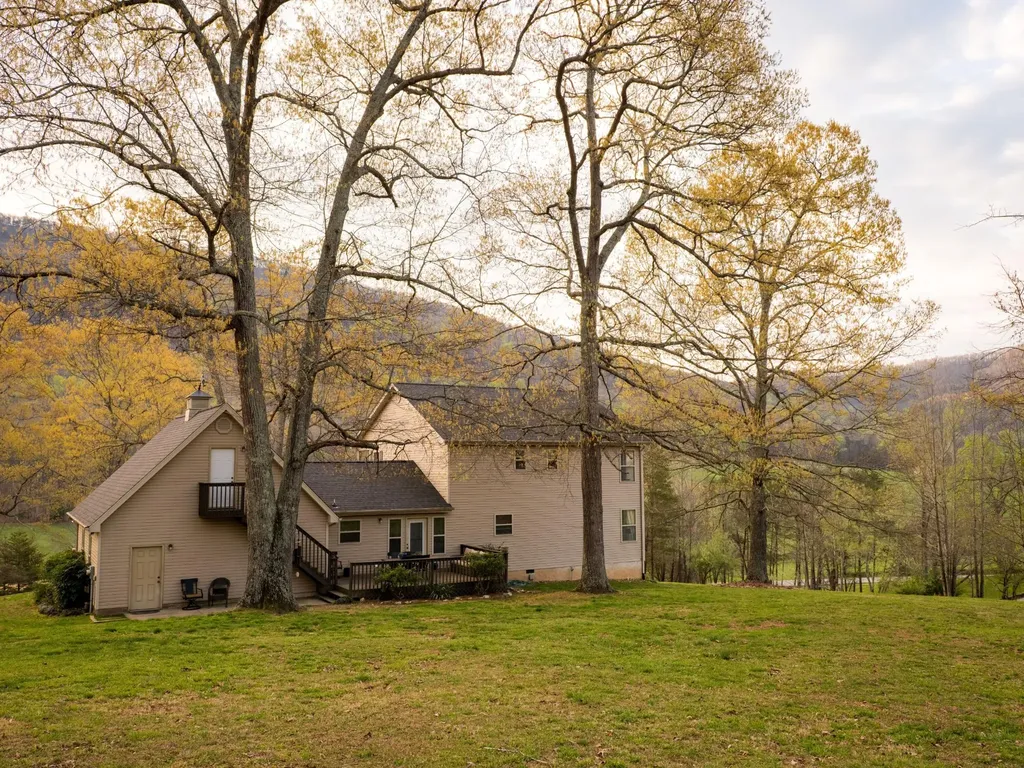 8040 Hog Jowl Road Chickamauga GA 30707