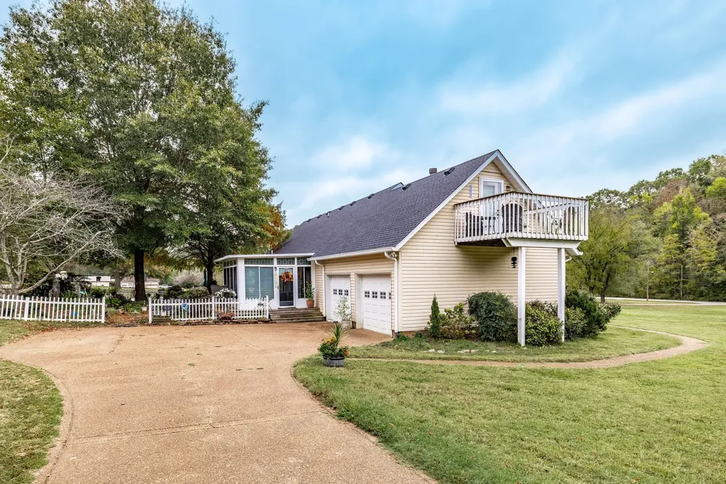 6272 Lickton Pike Goodlettsville TN 37072