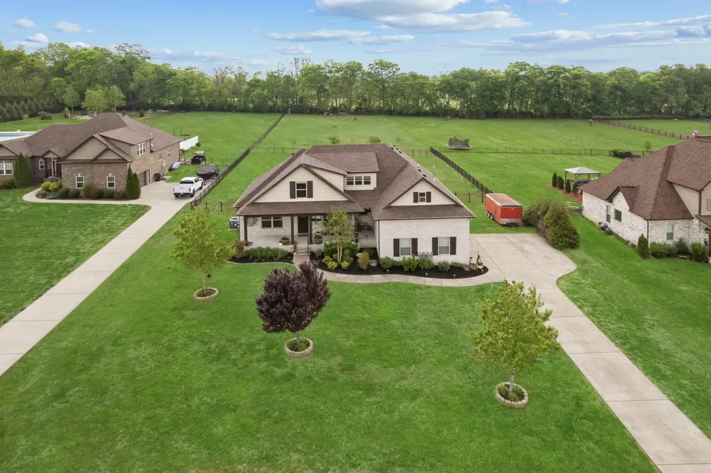 1031 Caballo Trail Gallatin TN 37066