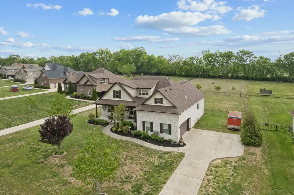 1031 Caballo Trail Gallatin TN 37066