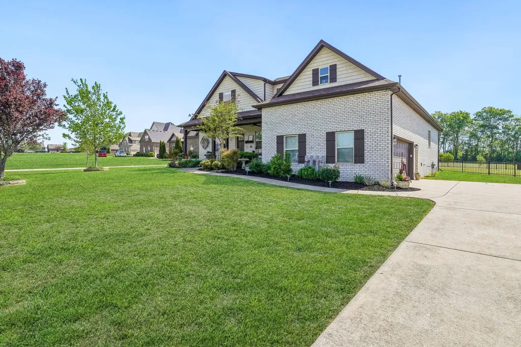 1031 Caballo Trail Gallatin TN 37066