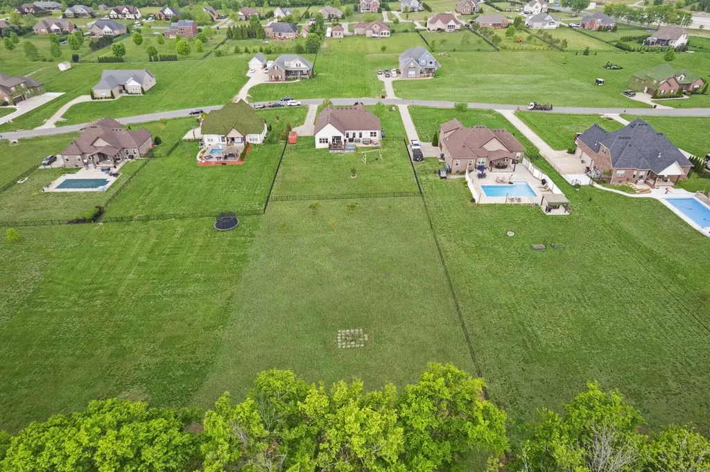 1031 Caballo Trail Gallatin TN 37066