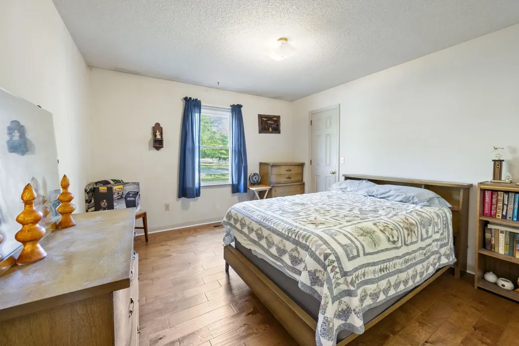 180 Woods Edge Road Winchester TN 37398