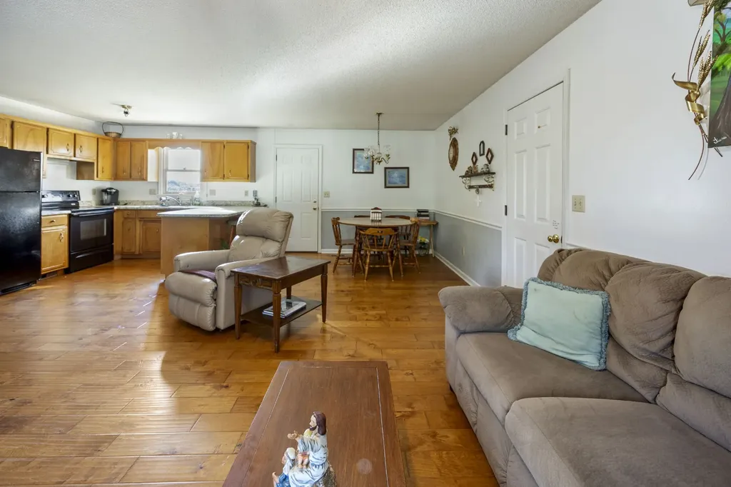 180 Woods Edge Road Winchester TN 37398