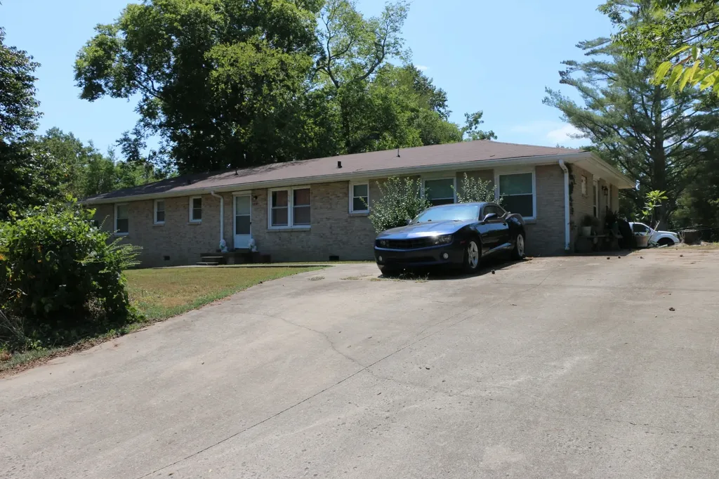 2292 Old Ashland City Road Clarksville TN 37043