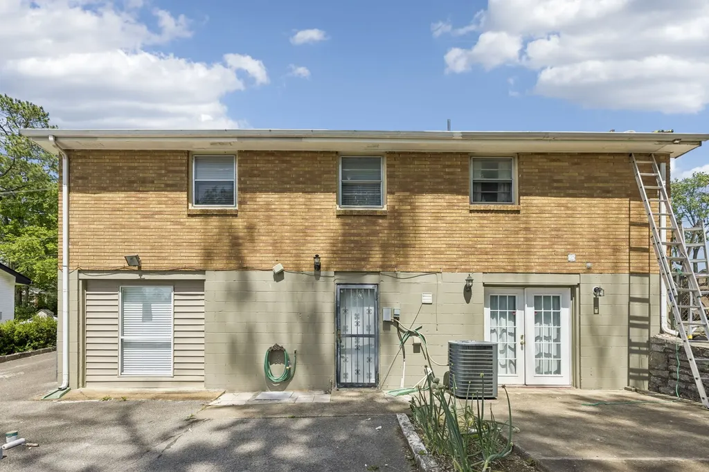 261 Eisenhower Drive Nashville TN 37211