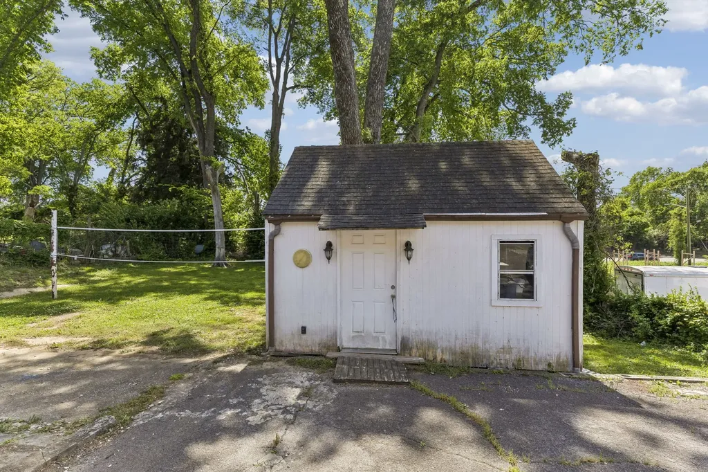 261 Eisenhower Drive Nashville TN 37211