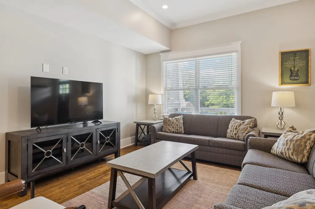 1413B Meridian Street Nashville TN 37207