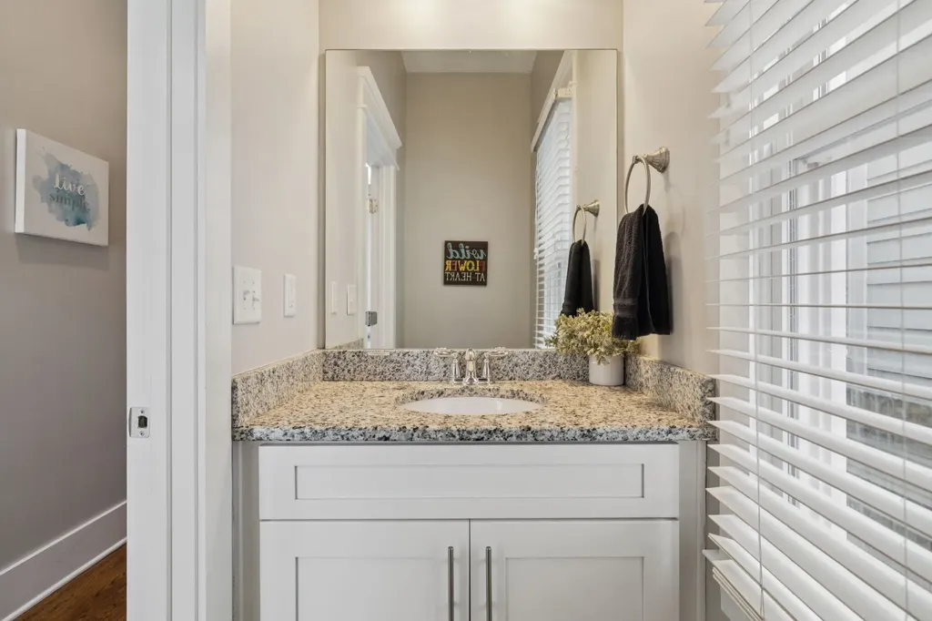1413B Meridian Street Nashville TN 37207