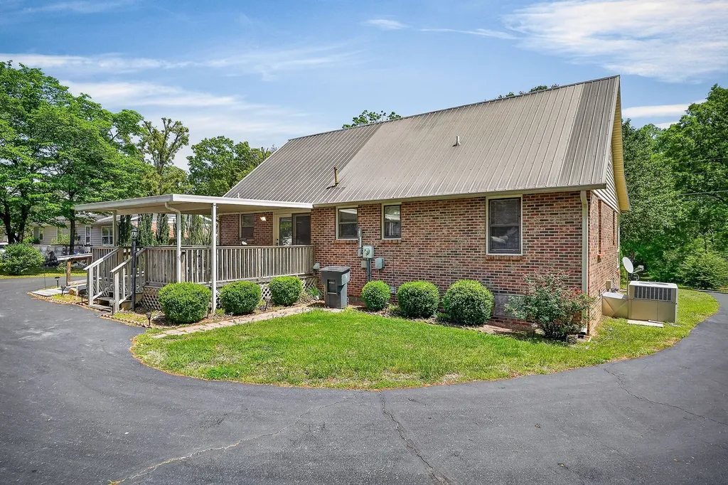 106 June Street Mcminnville TN 37110