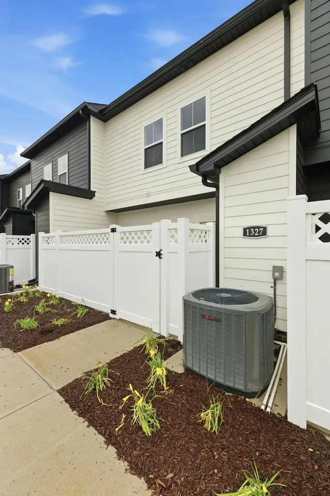 1327 Rebecca Johns Drive Murfreesboro TN 37128