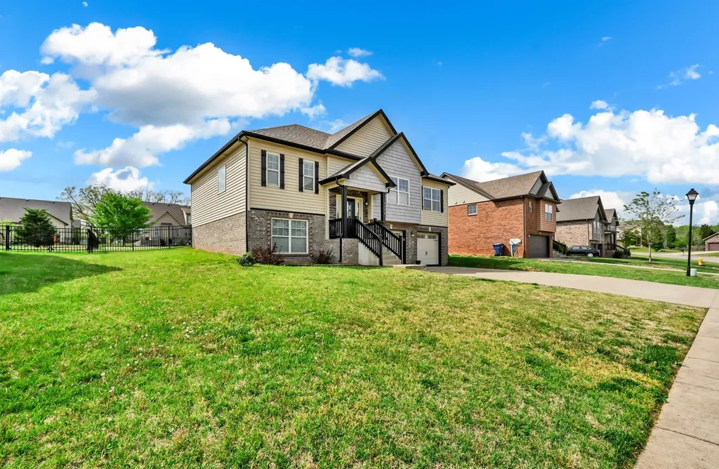 1128 Ivy Brook Way Clarksville TN 37043