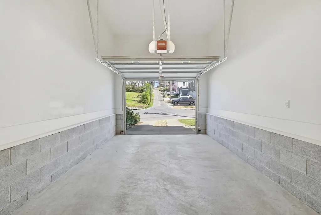 417A 35th Ave, N Nashville TN 37209