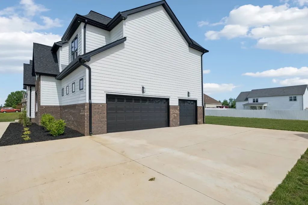 2457 Ellsworth Drive Clarksville TN 37043