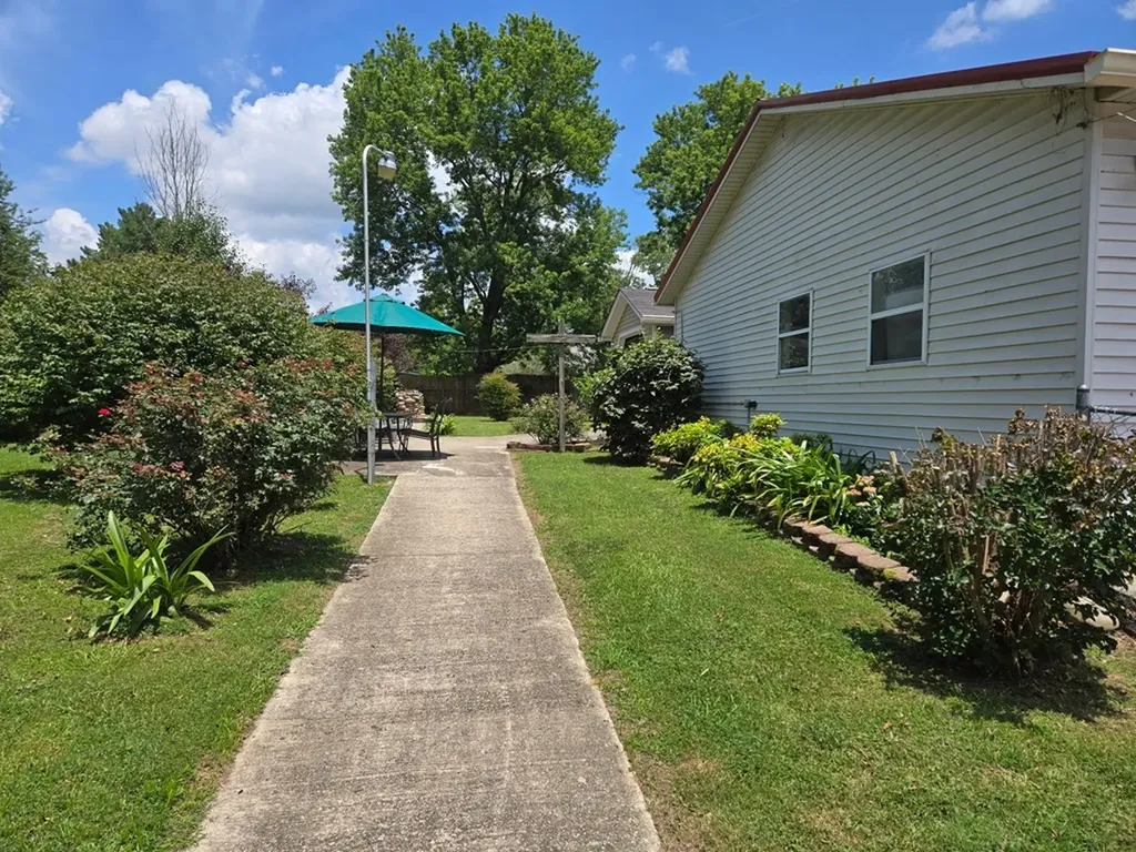 301 Mcquade Circle Mcminnville TN 37110