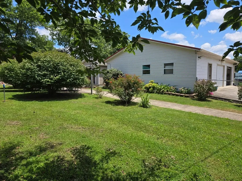 301 Mcquade Circle Mcminnville TN 37110