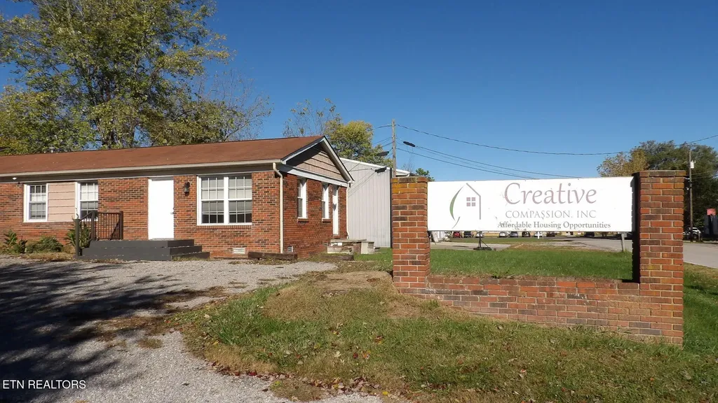 20 Penny Lane Crossville TN 38555
