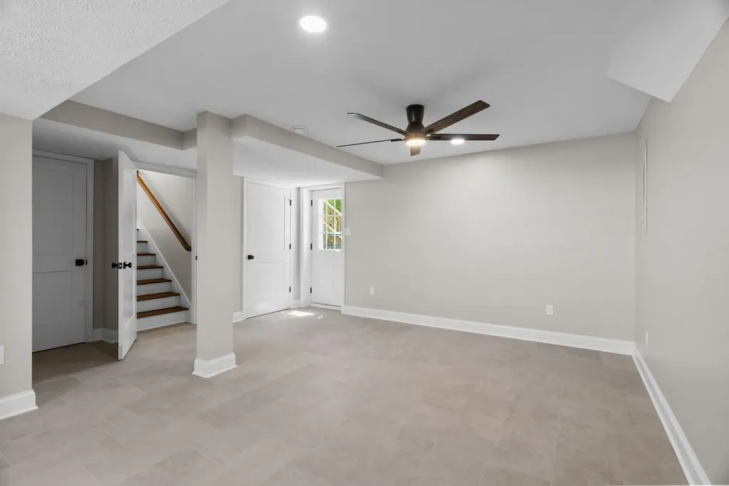 203 22nd Ave, E Springfield TN 37172