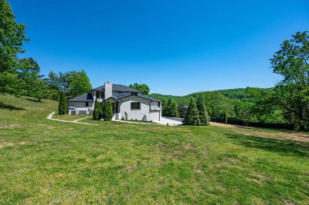 1235 Carl Seyfert Memorial Drive Brentwood TN 37027
