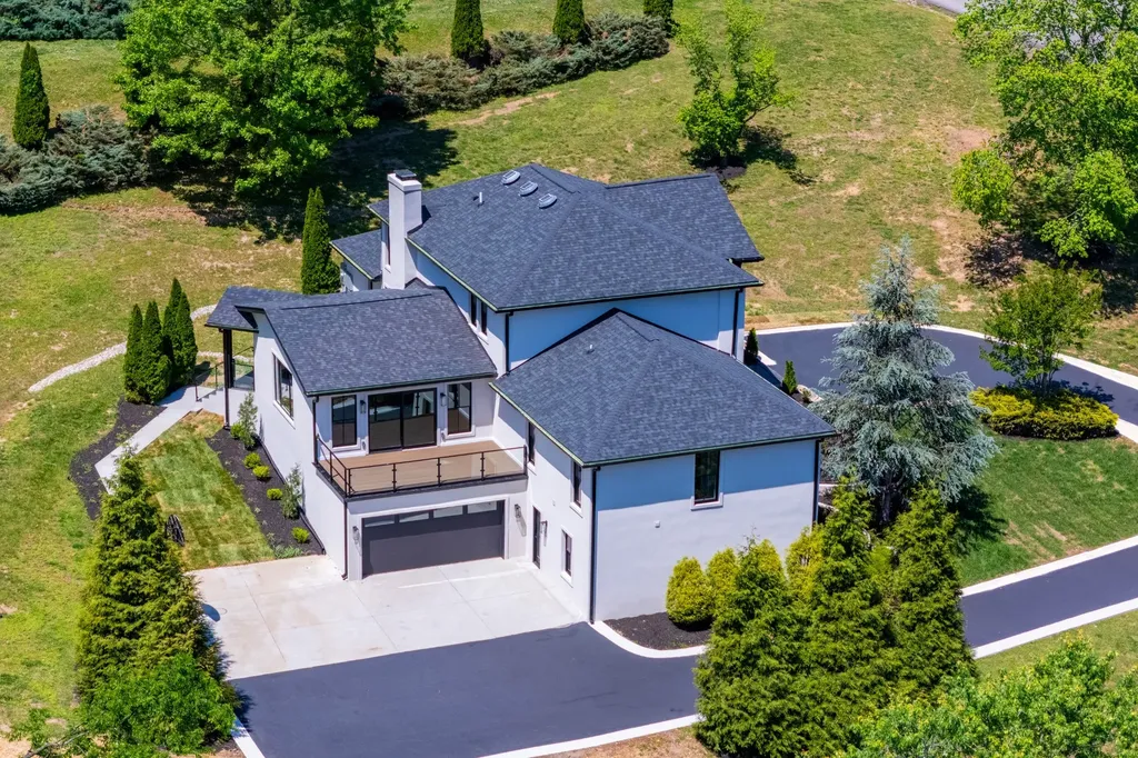 1235 Carl Seyfert Memorial Drive Brentwood TN 37027
