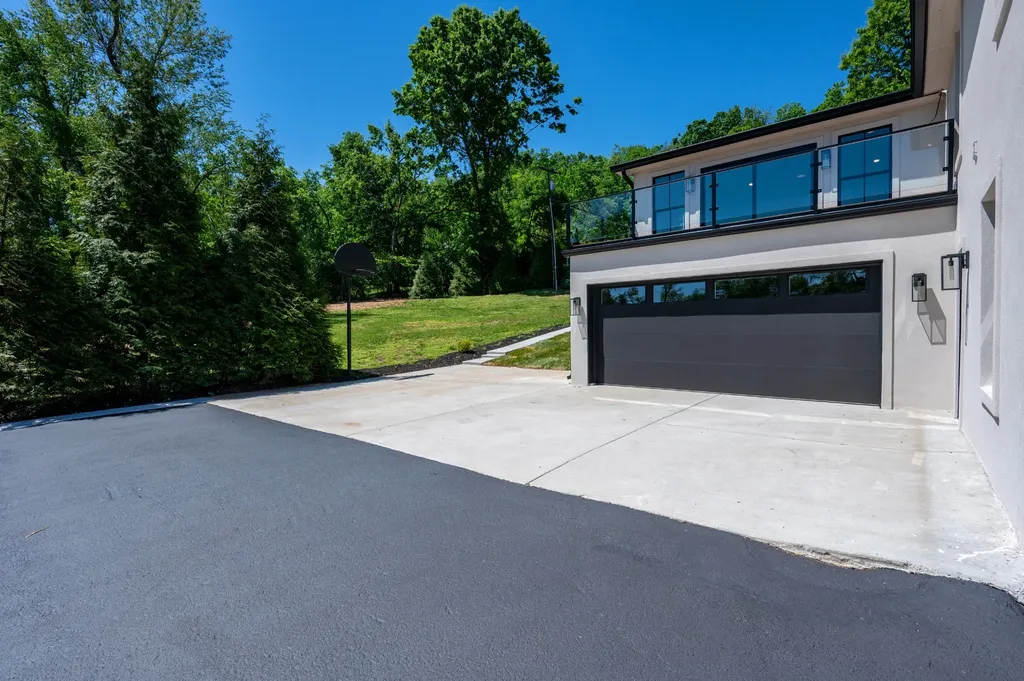 1235 Carl Seyfert Memorial Drive Brentwood TN 37027
