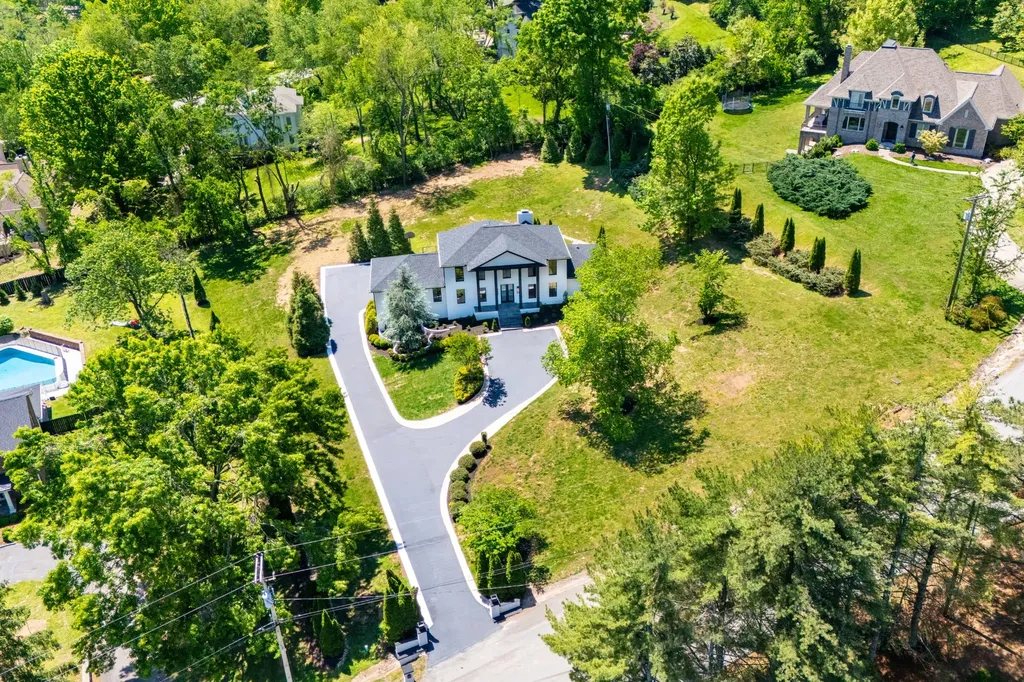 1235 Carl Seyfert Memorial Drive Brentwood TN 37027