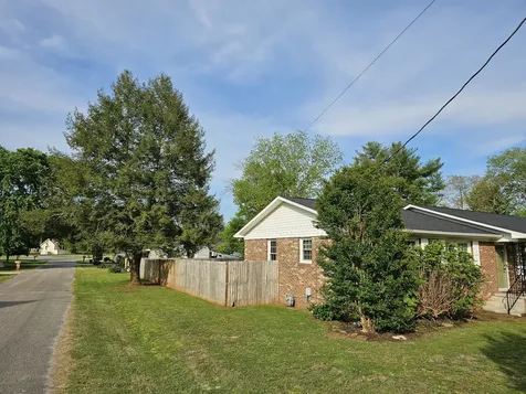 106 Willow St, N Cowan TN 37318