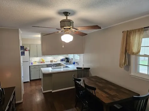 106 Willow St, N Cowan TN 37318