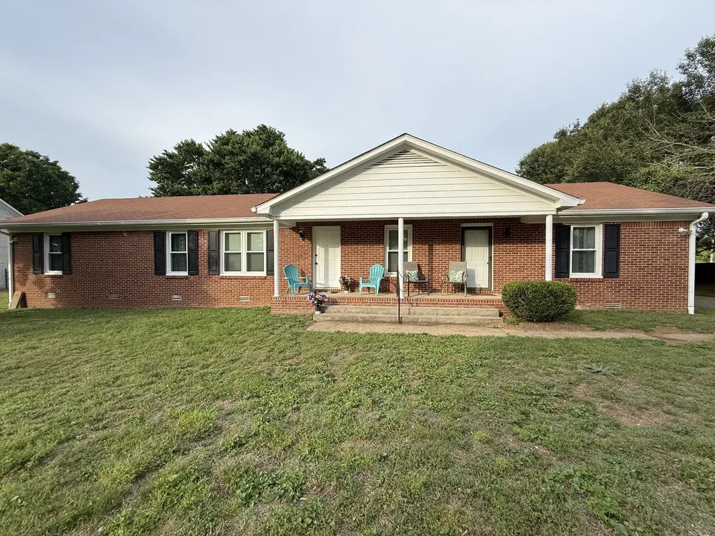 704 Redwood Circle Columbia TN 38401