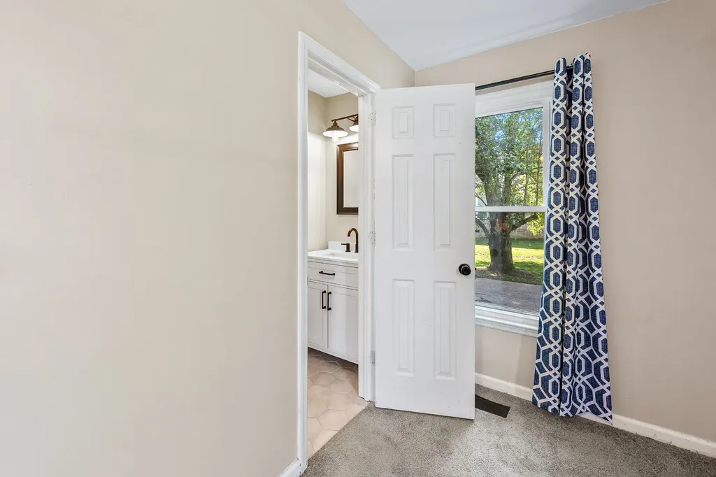 704 Redwood Circle Columbia TN 38401