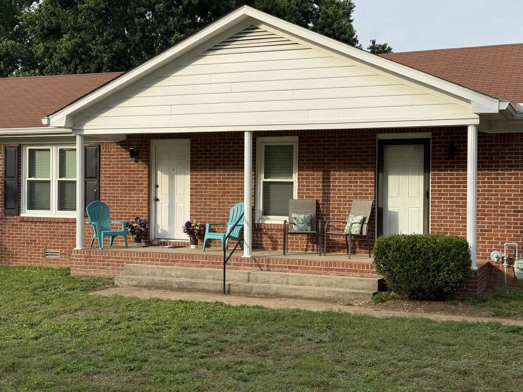 704 Redwood Circle Columbia TN 38401