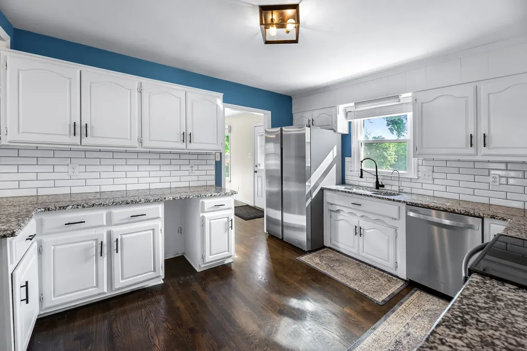 704 Redwood Circle Columbia TN 38401