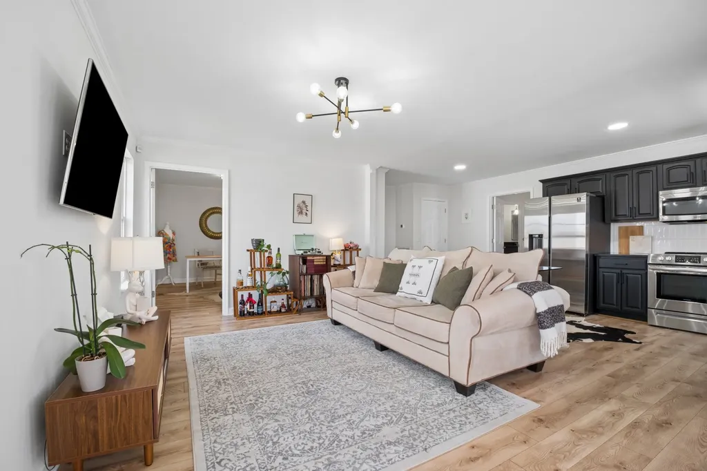 2418C Abbott Martin Road Nashville TN 37215
