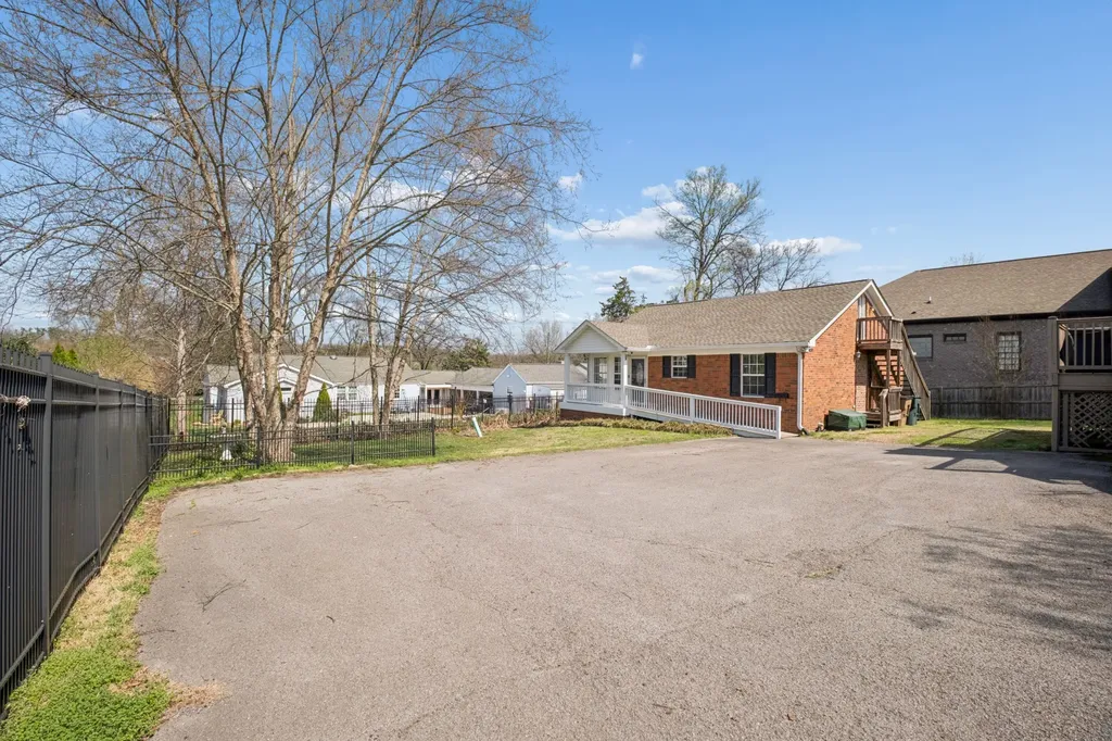 2418C Abbott Martin Road Nashville TN 37215