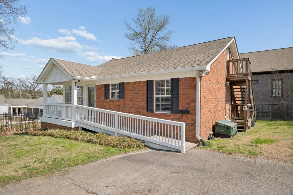 2418C Abbott Martin Road Nashville TN 37215