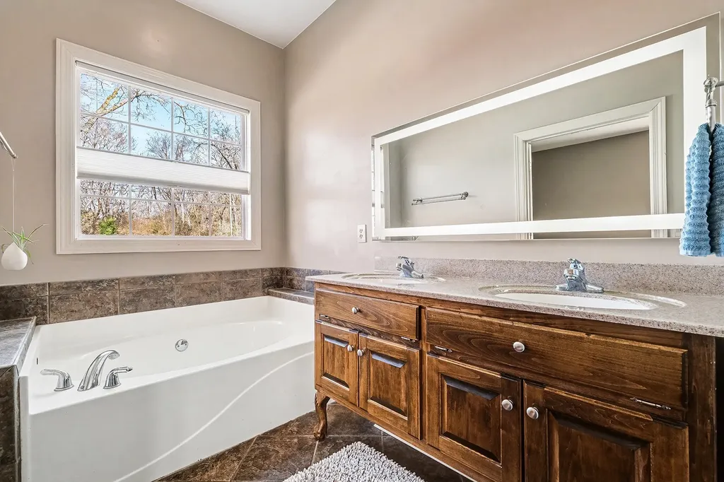 1238 Sam Johnson Road Columbia TN 38401