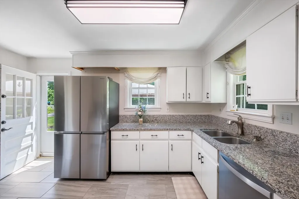 727 Woodmere Drive Nashville TN 37217
