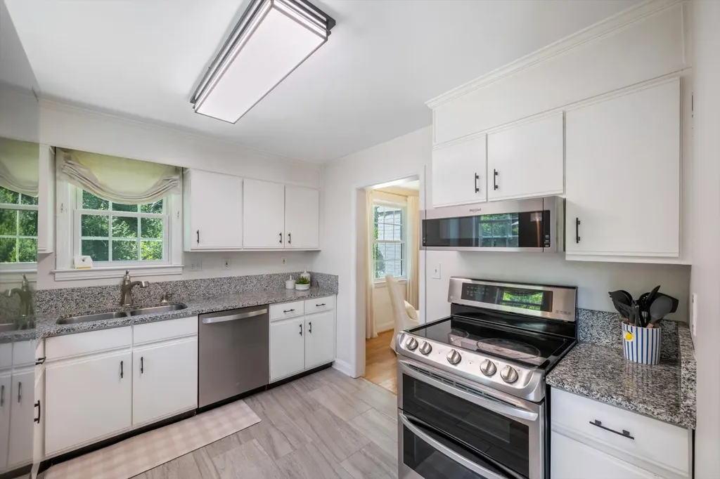 727 Woodmere Drive Nashville TN 37217
