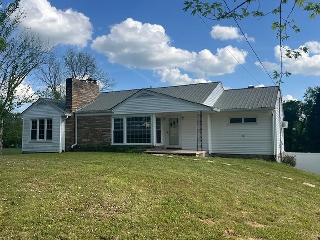 325 Murfreesboro Road Woodbury TN 37190