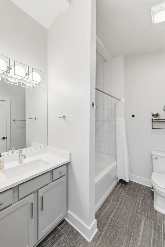 1606 10th Ave, N Nashville TN 37208