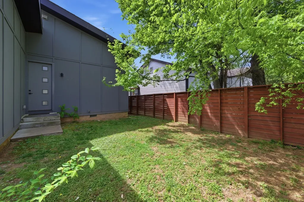 1606 10th Ave, N Nashville TN 37208