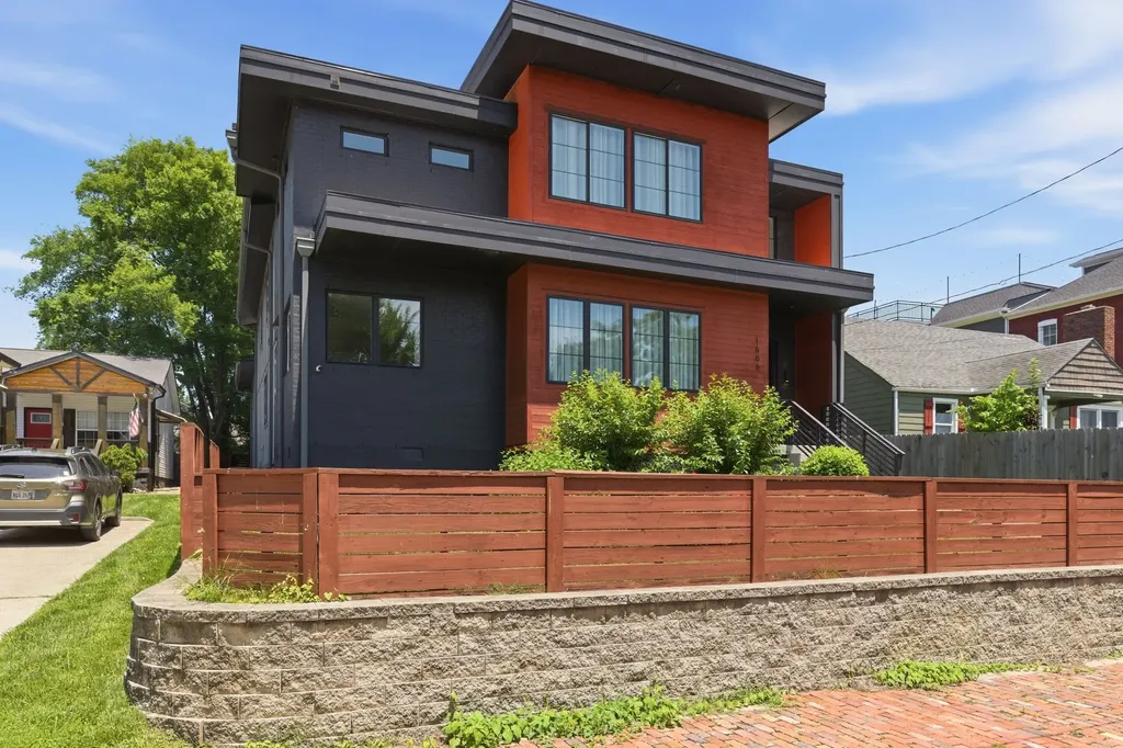 1606 10th Ave, N Nashville TN 37208