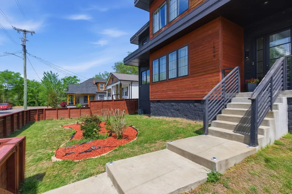 1606 10th Ave, N Nashville TN 37208