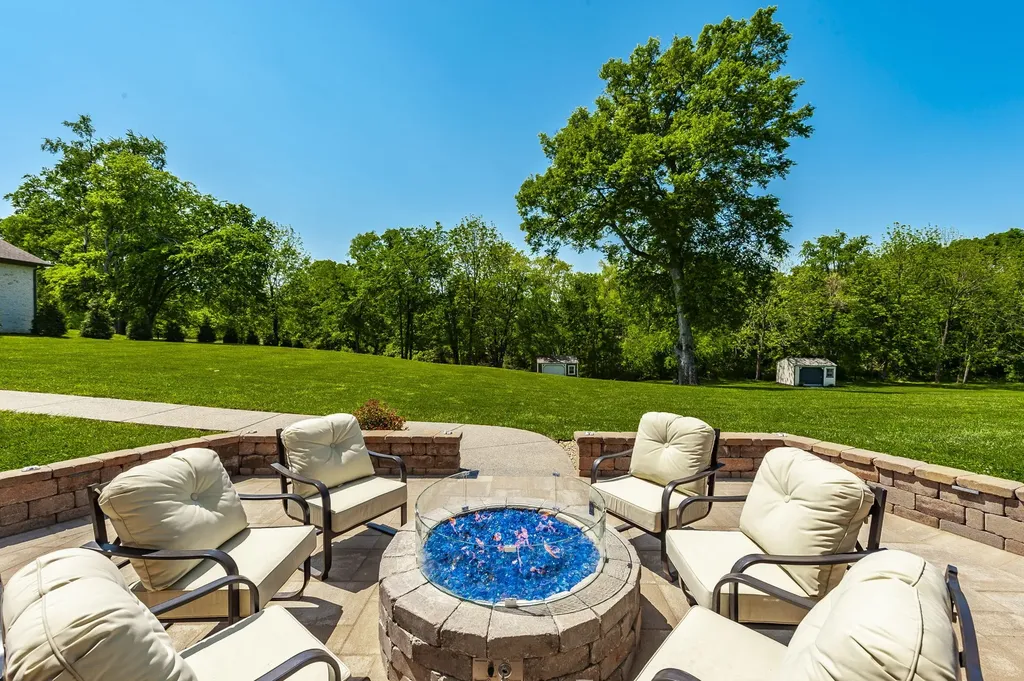 872 Douglas Bend Road Gallatin TN 37066